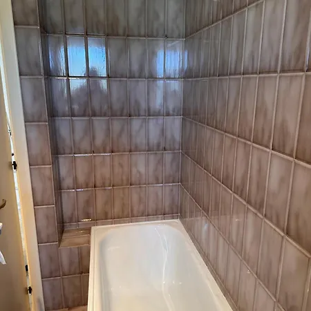 La Genesa - Soggiorni Le Grotte * Camerano